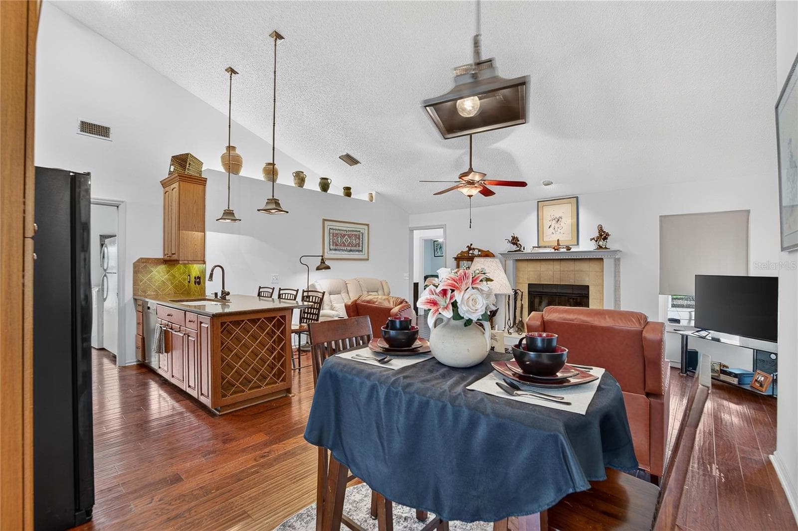 Dinette View - 2010 RIVER PARK CT, VALRICO