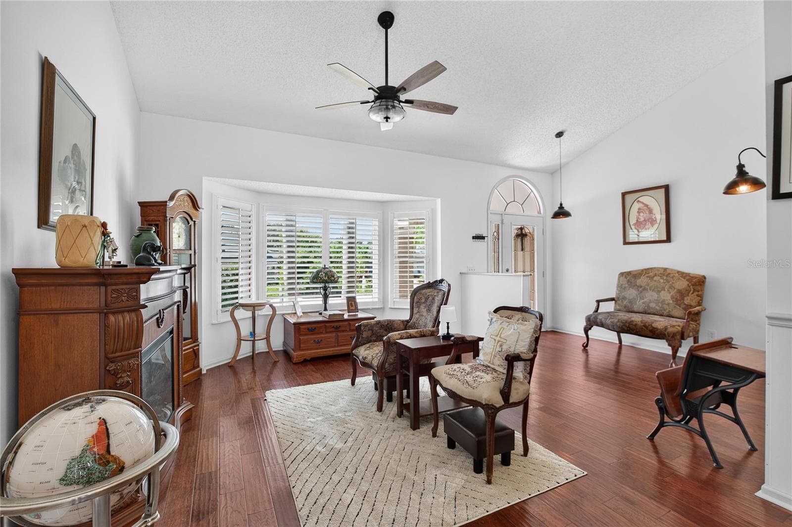 Living Room - 2010 RIVER PARK CT, VALRICO