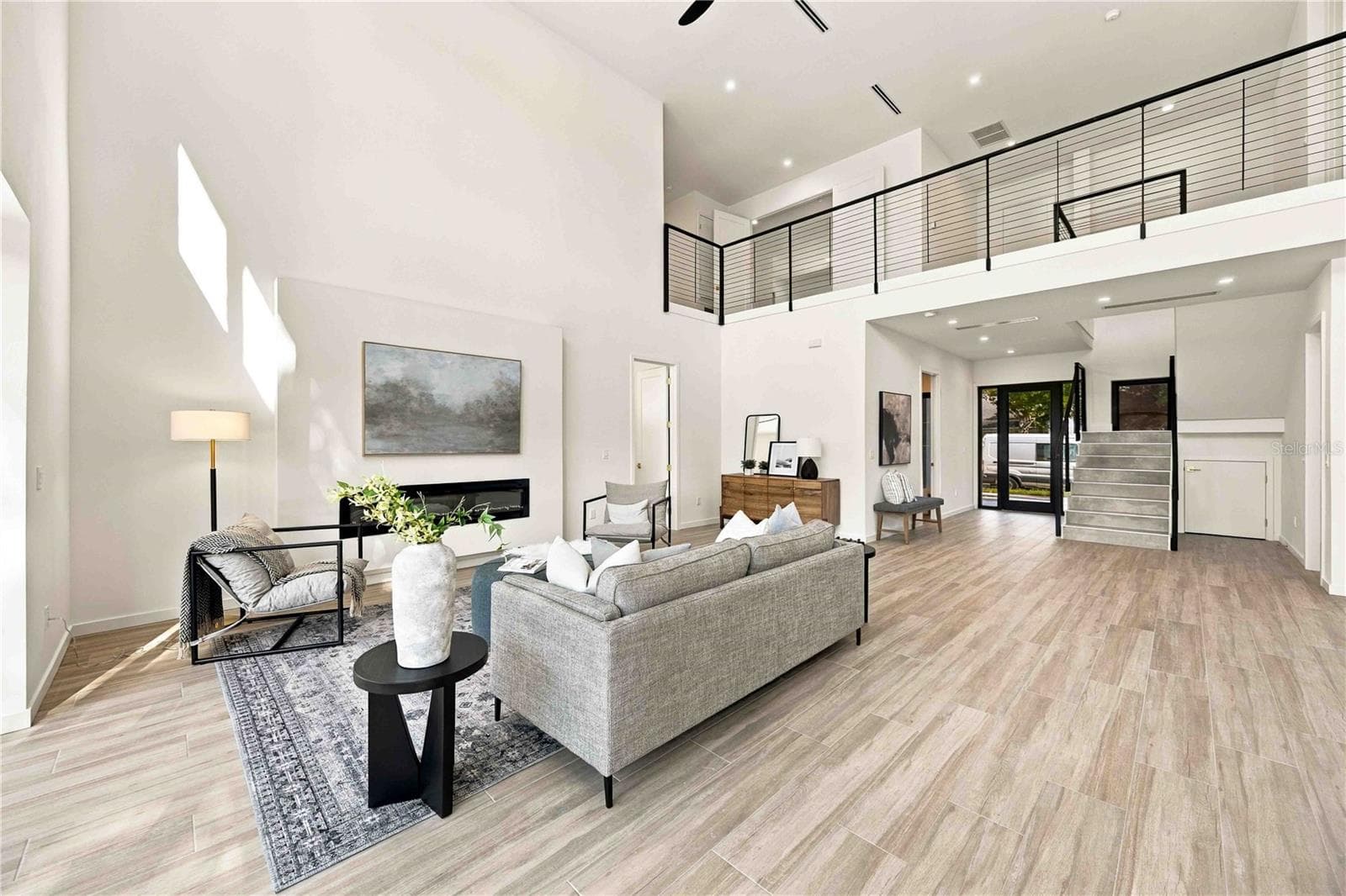 Expansive open floor plan - 2258 ARLINGTON ST, SARASOTA