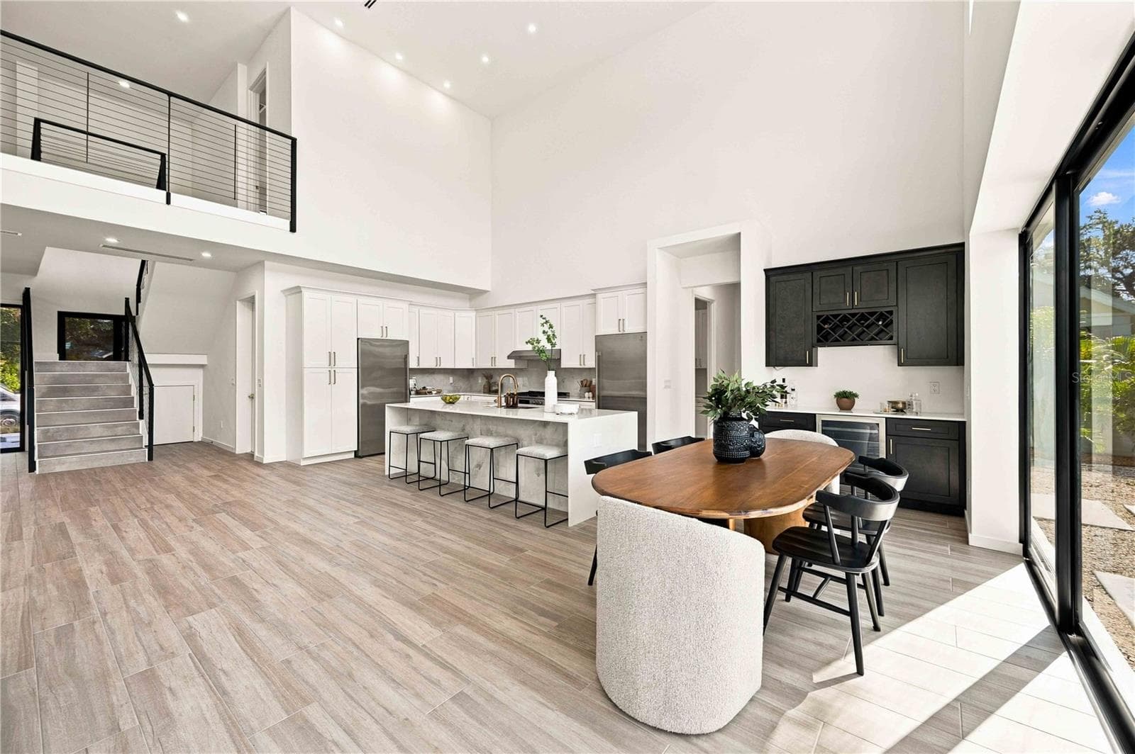 Expansive open floor plan - 2258 ARLINGTON ST, SARASOTA