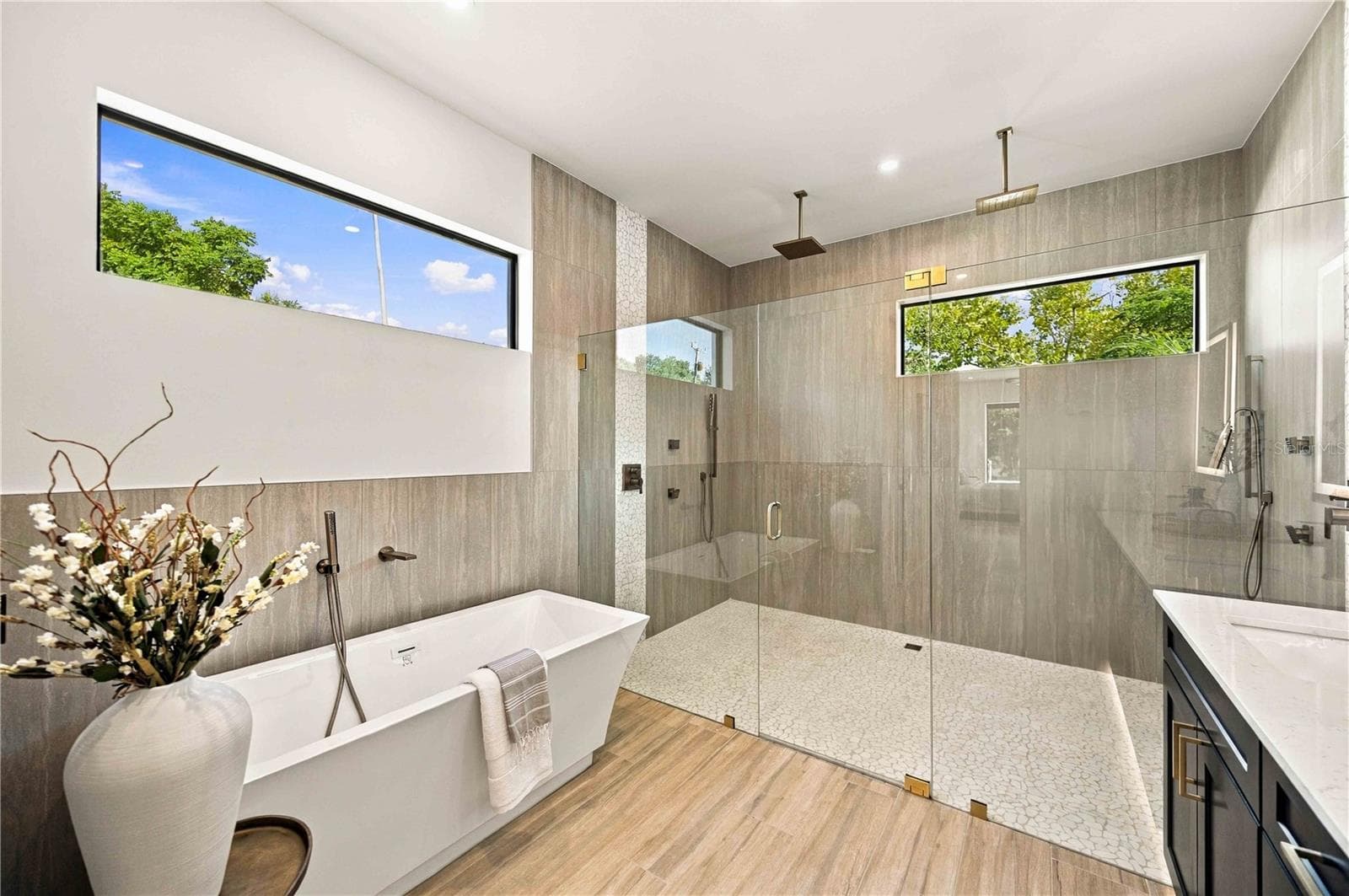 Primary ensuite Bathroom (#1) - 2258 ARLINGTON ST, SARASOTA