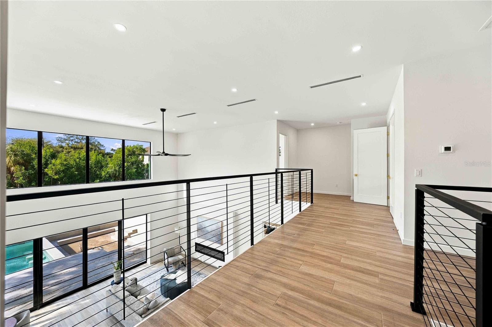 Large 2nd story balcony area w/ access to 4 ensuite bedrooms upstairs - 2258 ARLINGTON ST, SARASOTA