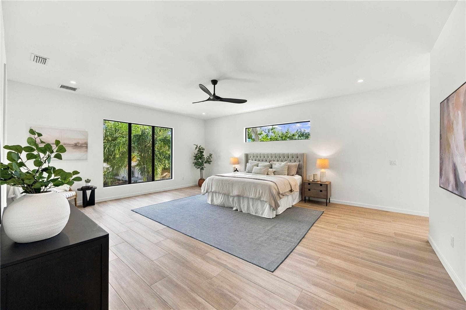 2nd floor primary bedroom(#3) w/ ensuite bathroom - 2258 ARLINGTON ST, SARASOTA