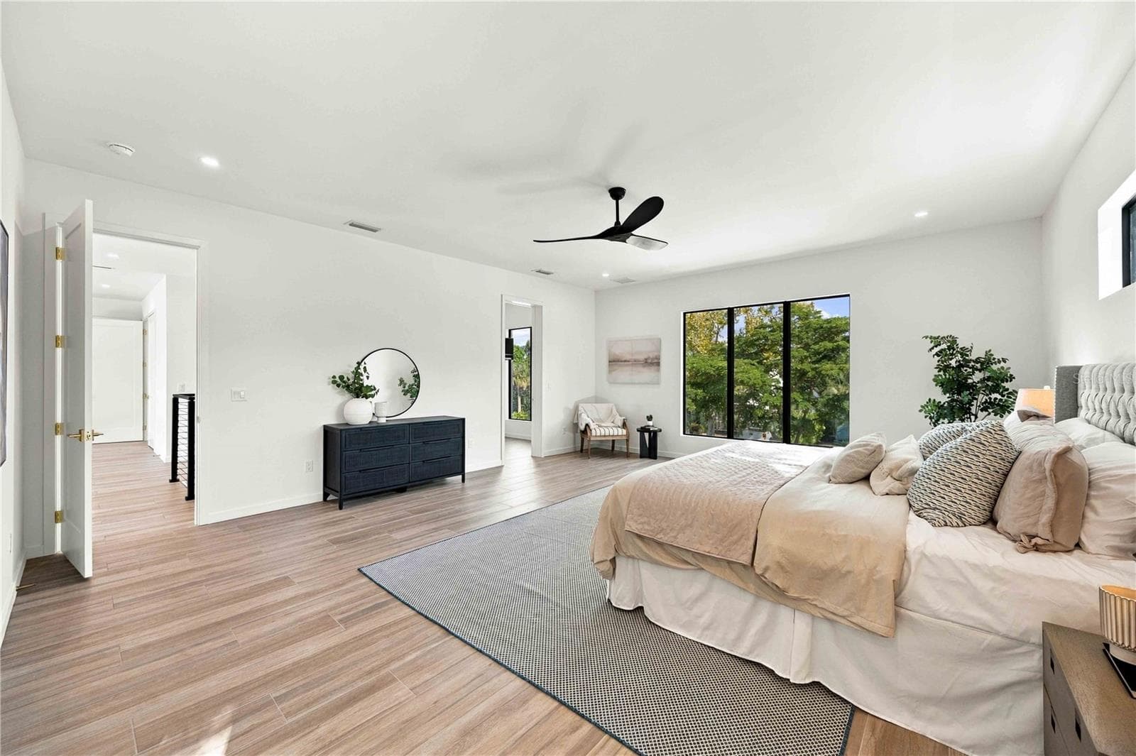 2nd floor primary bedroom (#3)  w/ ensuite bathroom (#3) - 2258 ARLINGTON ST, SARASOTA