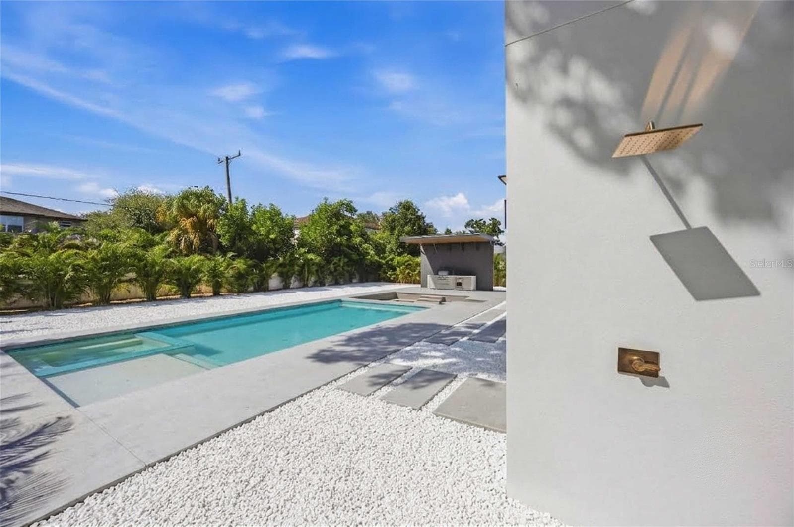 Outdoor shower - 2258 ARLINGTON ST, SARASOTA