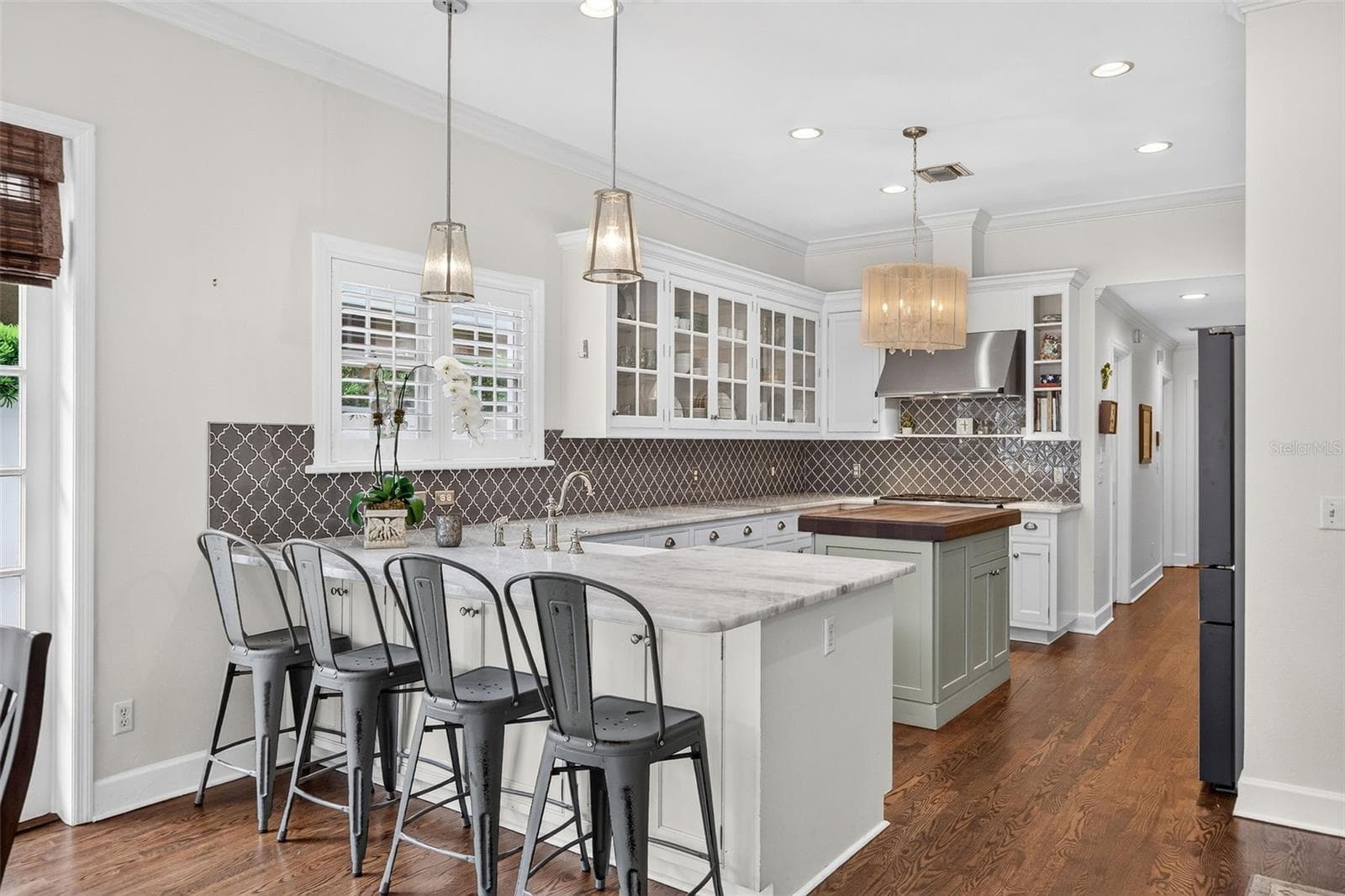 Kitchen island - 1230 NORWOOD PL, ORLANDO