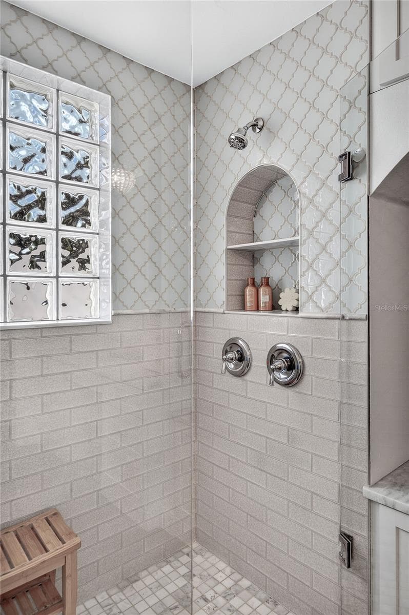 Primary shower - 1230 NORWOOD PL, ORLANDO