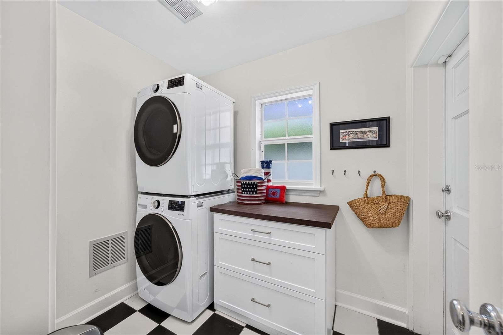 Laundry room - 1230 NORWOOD PL, ORLANDO