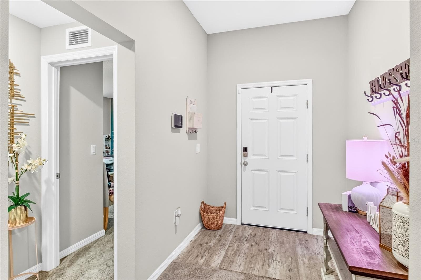 Single Family Residence at 5605 ARLINGTON RIVER DR, LAKELAND, photo 5 of 42