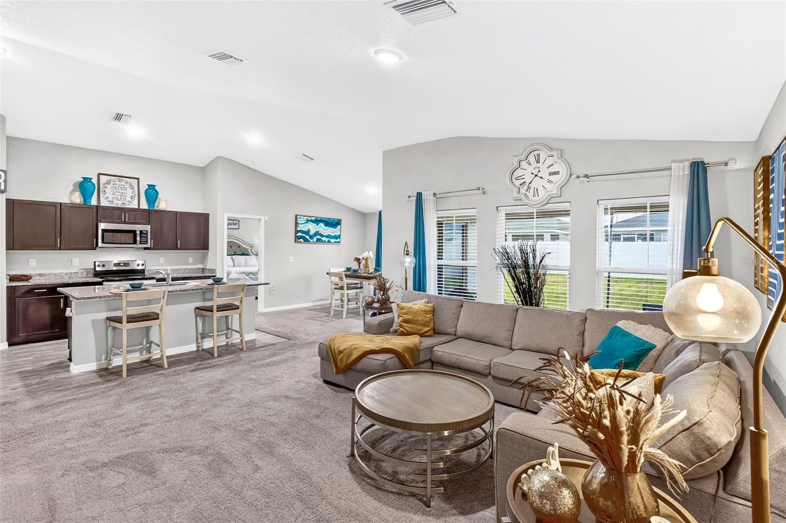 Single Family Residence at 5605 ARLINGTON RIVER DR, LAKELAND, photo 9 of 42