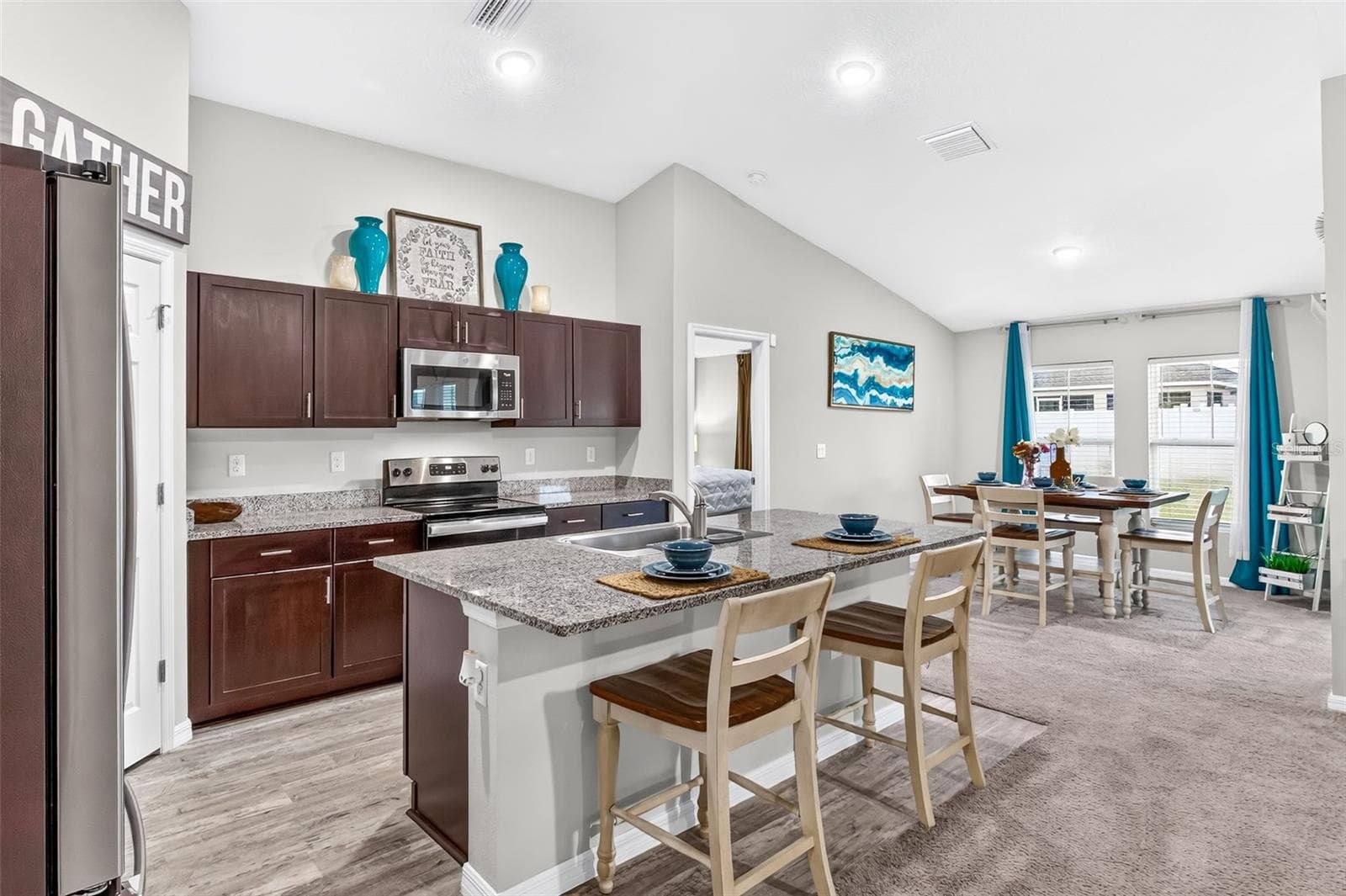 Single Family Residence at 5605 ARLINGTON RIVER DR, LAKELAND, photo 10 of 42