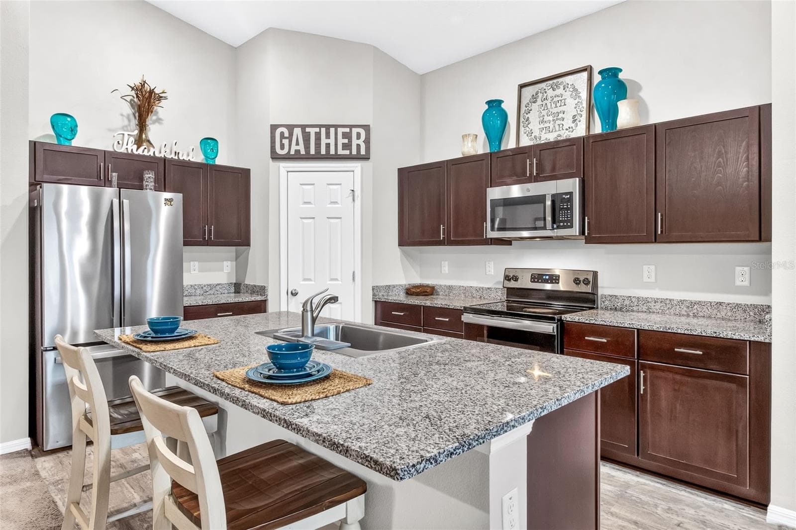 Single Family Residence at 5605 ARLINGTON RIVER DR, LAKELAND, photo 11 of 42