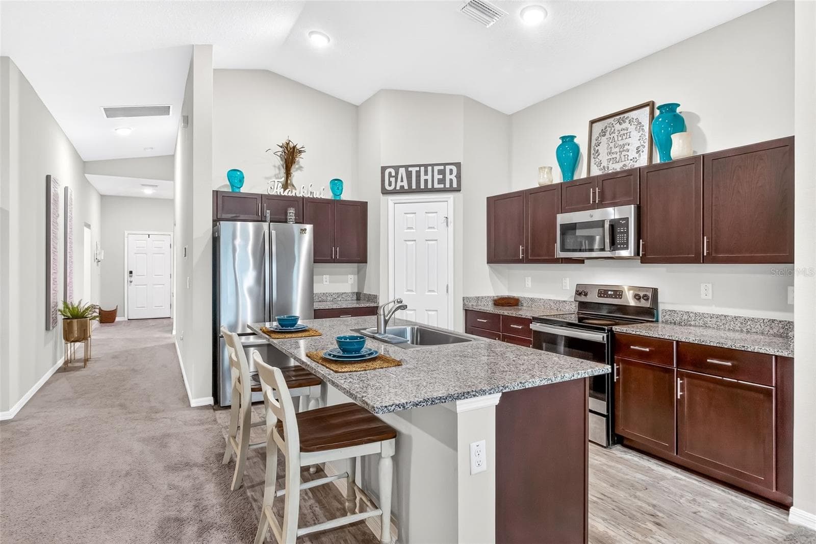 Single Family Residence at 5605 ARLINGTON RIVER DR, LAKELAND, photo 13 of 42