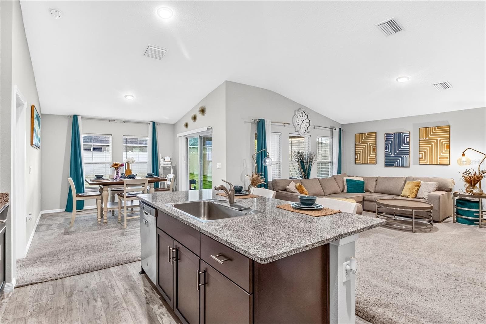 Single Family Residence at 5605 ARLINGTON RIVER DR, LAKELAND, photo 16 of 42