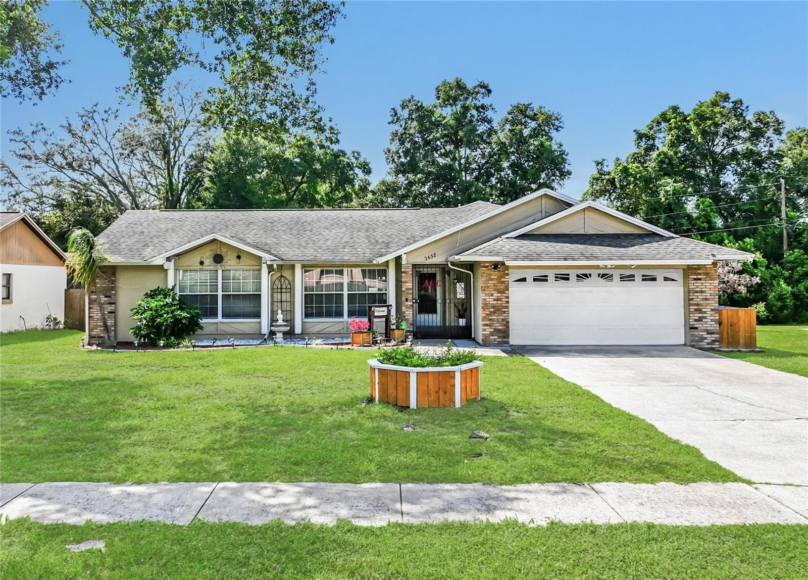 3438 BRETWOOD DR