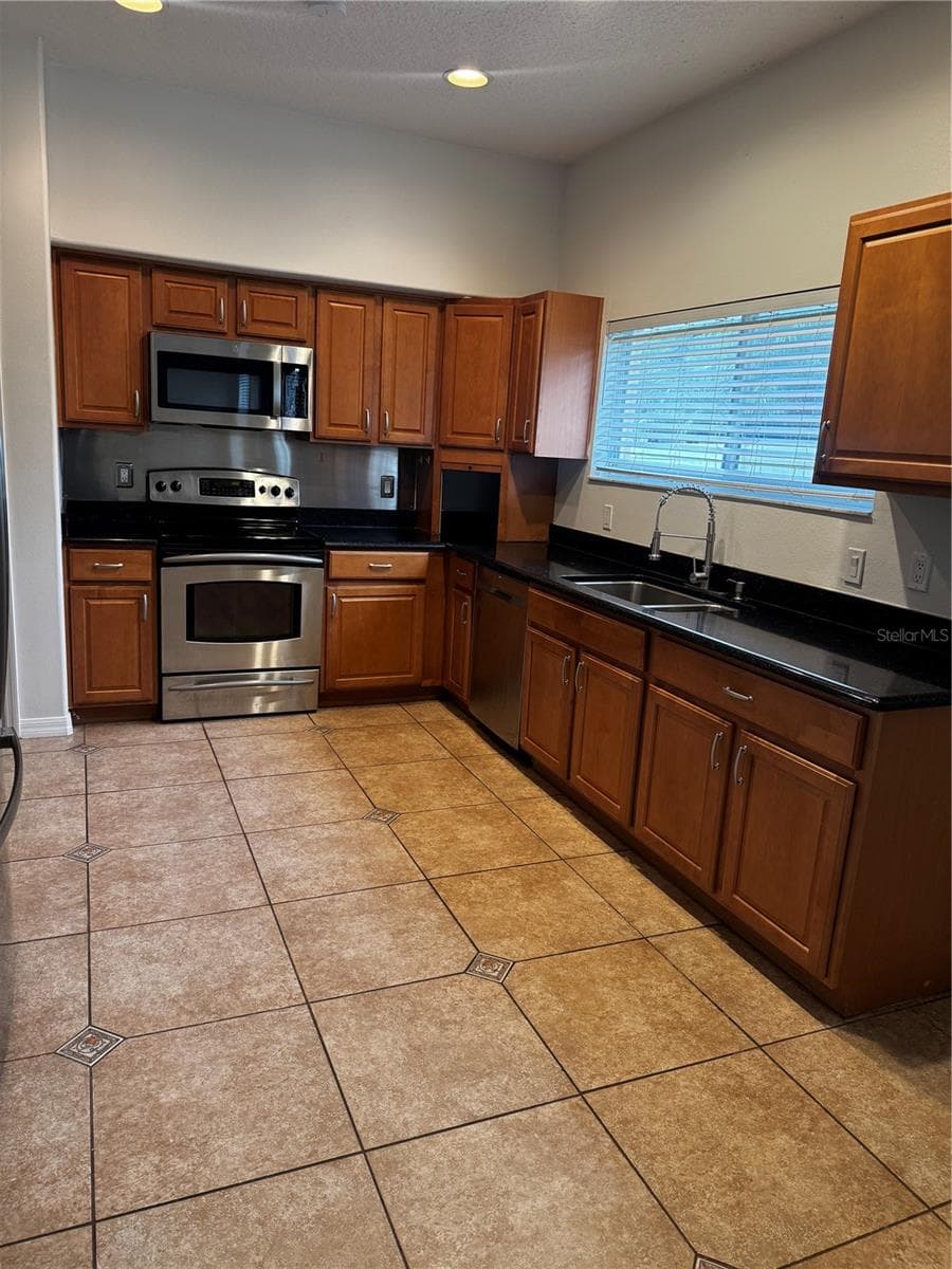 Single Family Residence at 2742 DOVER GLEN CIR, ORLANDO, photo 3 of 22