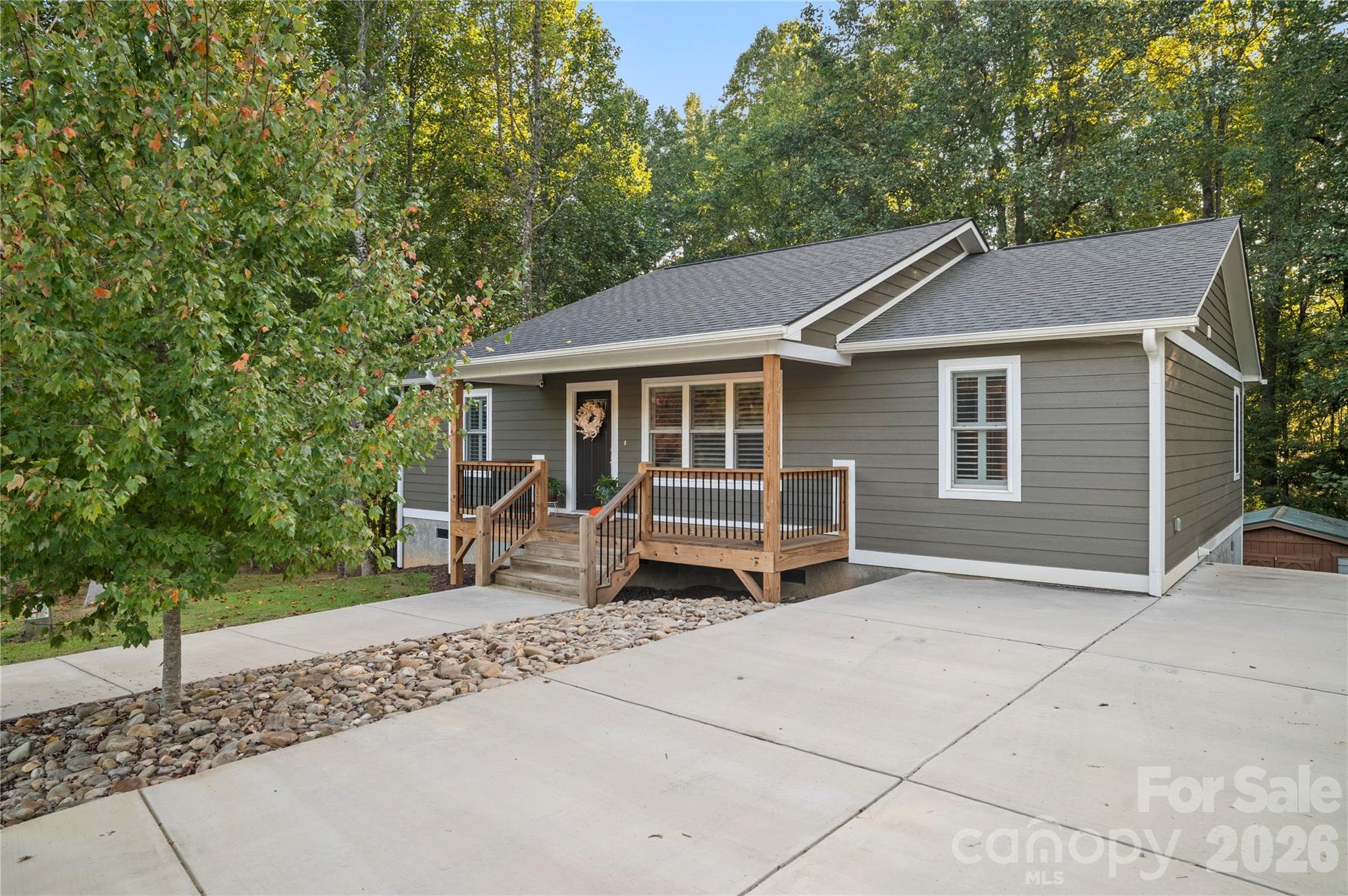 Single Family Residence at 212 Walt Drive, Hendersonville, photo 2 of 45