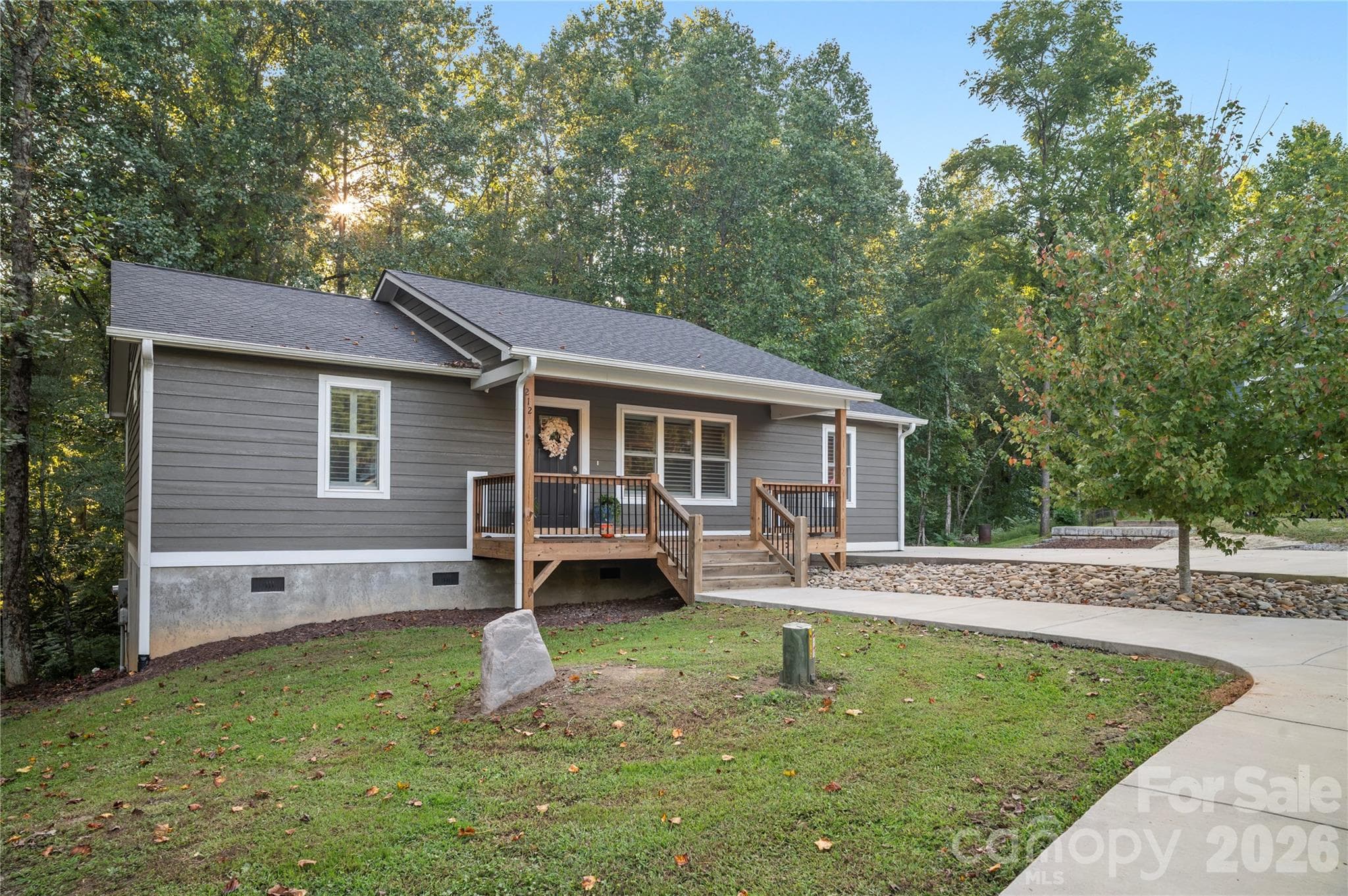 Single Family Residence at 212 Walt Drive, Hendersonville, photo 5 of 45