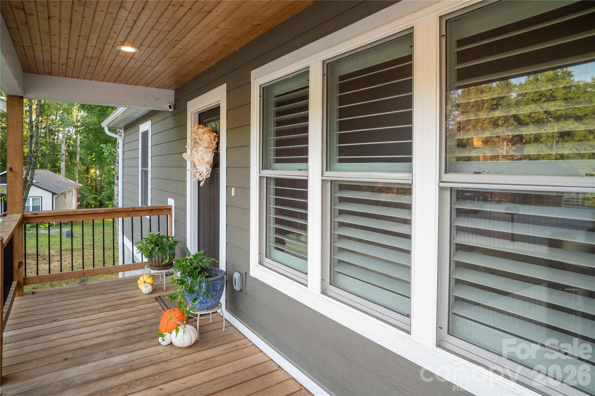 Single Family Residence at 212 Walt Drive, Hendersonville, photo 6 of 45