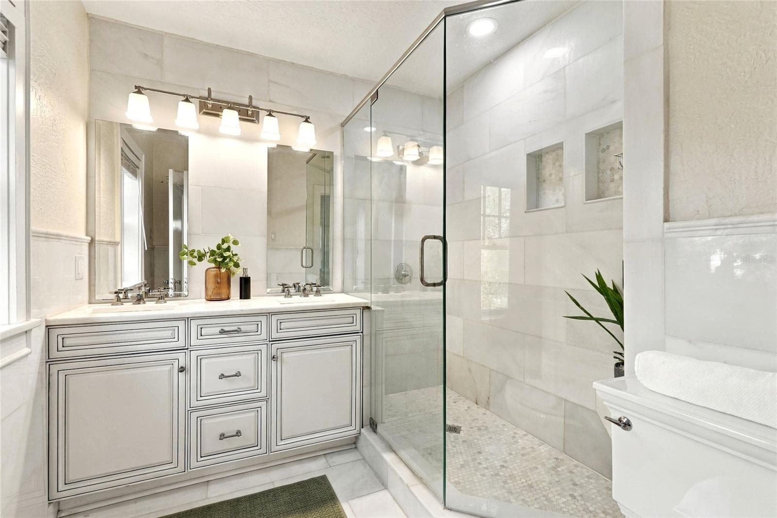 Primary En Suite Bathroom - 955 39TH AVE N, ST PETERSBURG