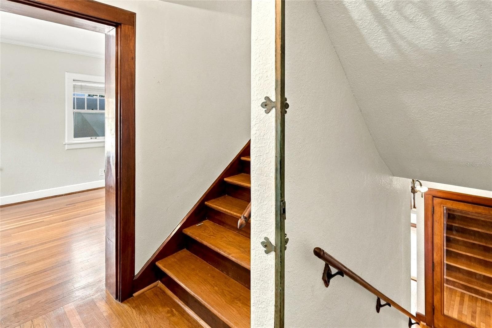 Split Floor - Bedroom on Landing - 955 39TH AVE N, ST PETERSBURG