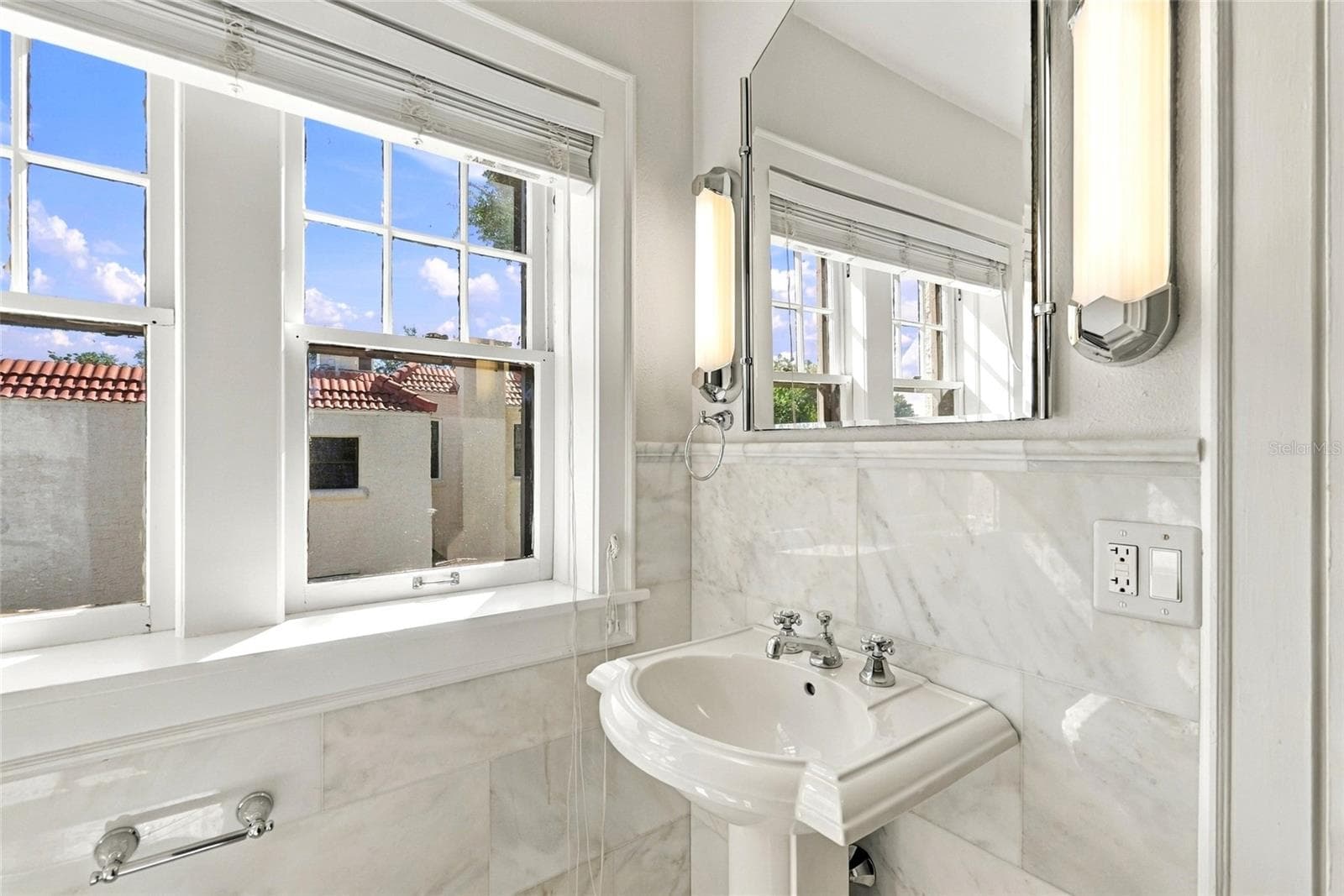 Guest Bathroom - 955 39TH AVE N, ST PETERSBURG