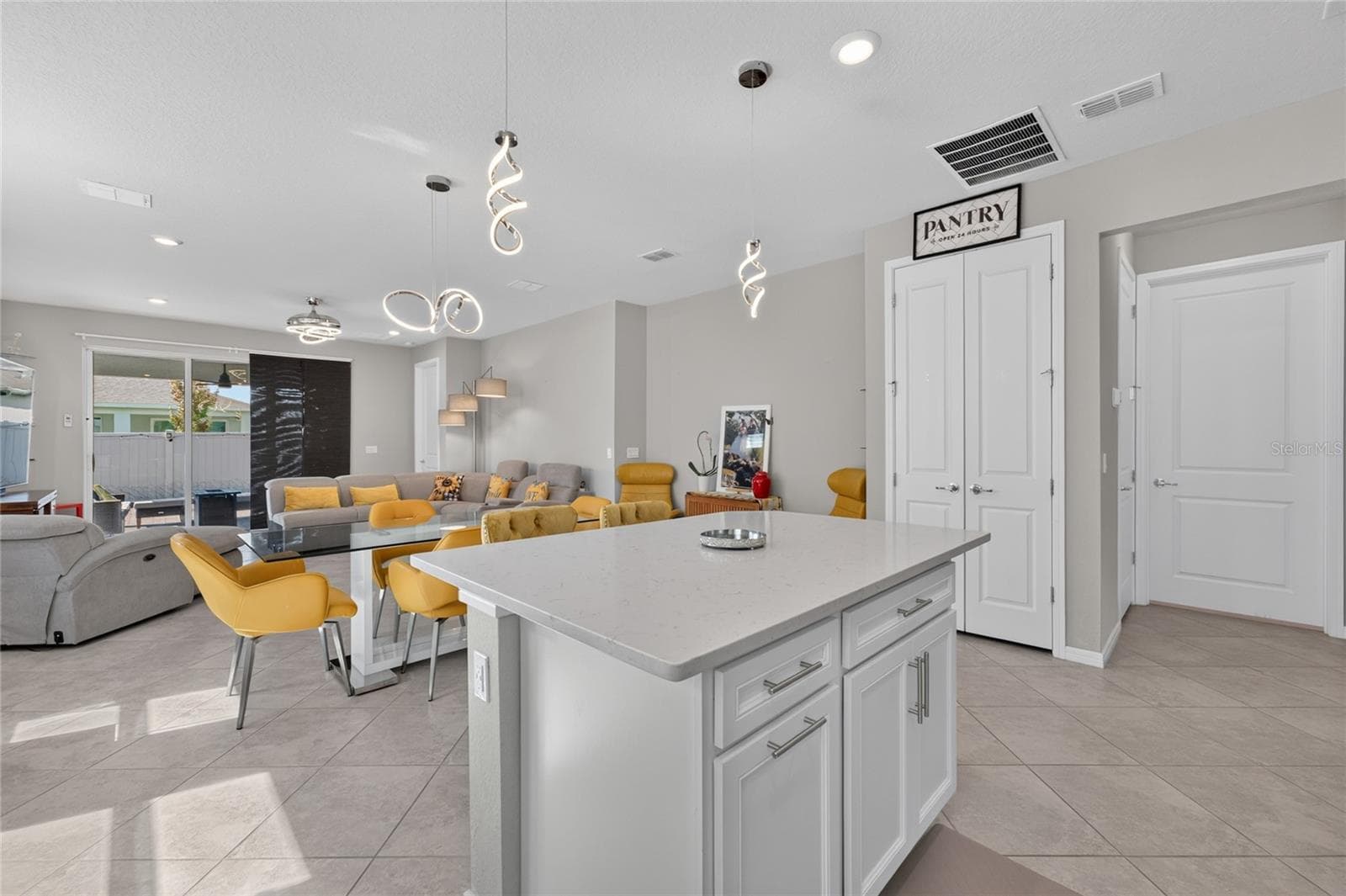 Villa at 2706 SUMMER RETREAT LN, KISSIMMEE, photo 10 of 36