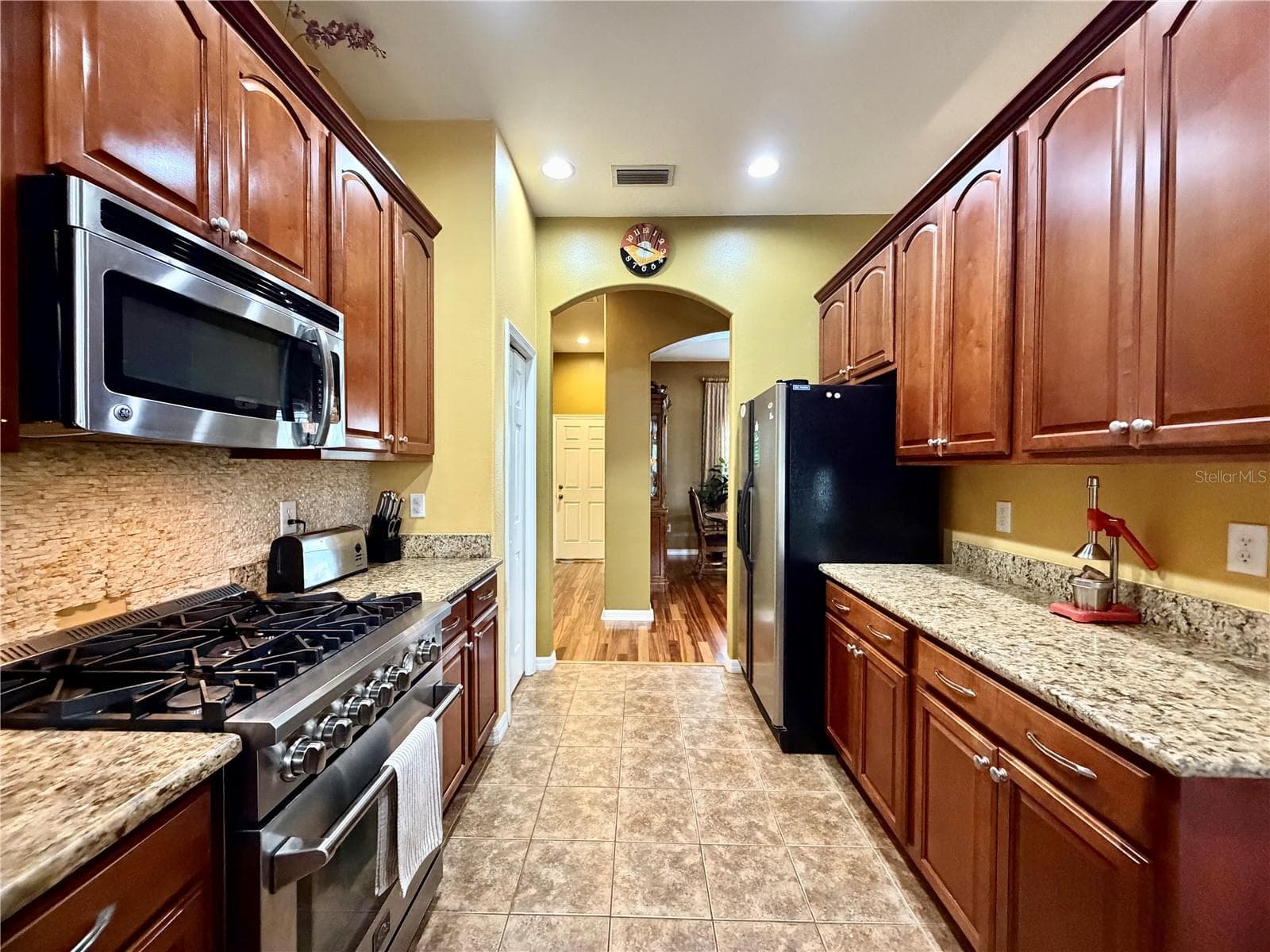 Single Family Residence at 2336 SHIRECREST COVE WAY, LUTZ, photo 10 of 31