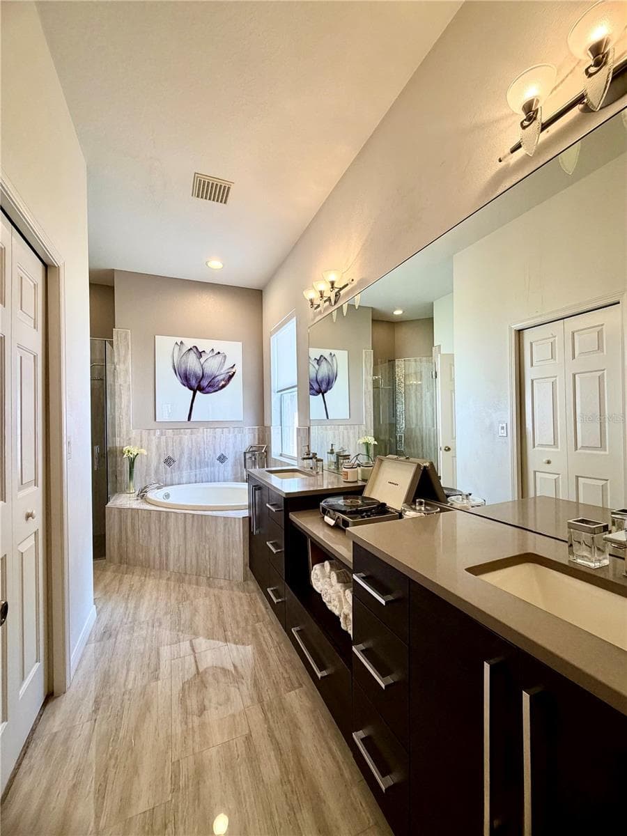 Single Family Residence at 2336 SHIRECREST COVE WAY, LUTZ, photo 17 of 31