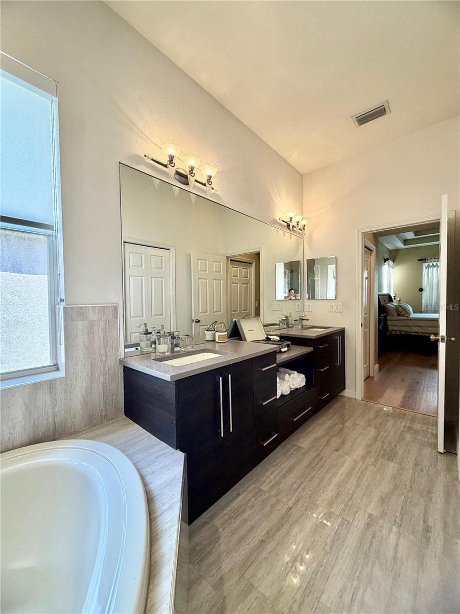 Single Family Residence at 2336 SHIRECREST COVE WAY, LUTZ, photo 20 of 31