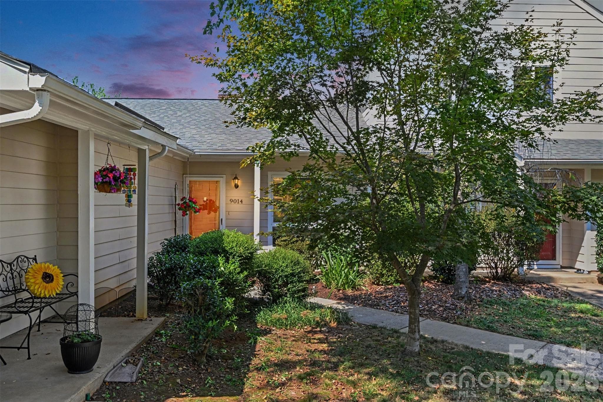 Townhouse at 9014 Mcalpine Cove Court, Charlotte, photo 2 of 22
