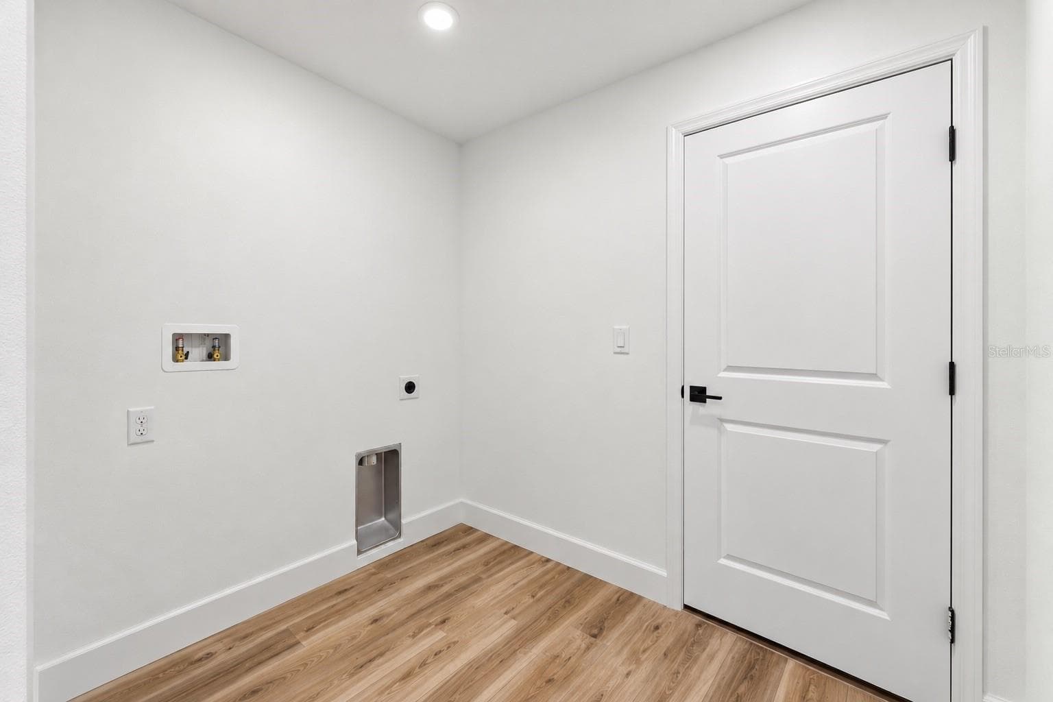 Laundry - 14586 MOCKING WREN RD, WEEKI WACHEE