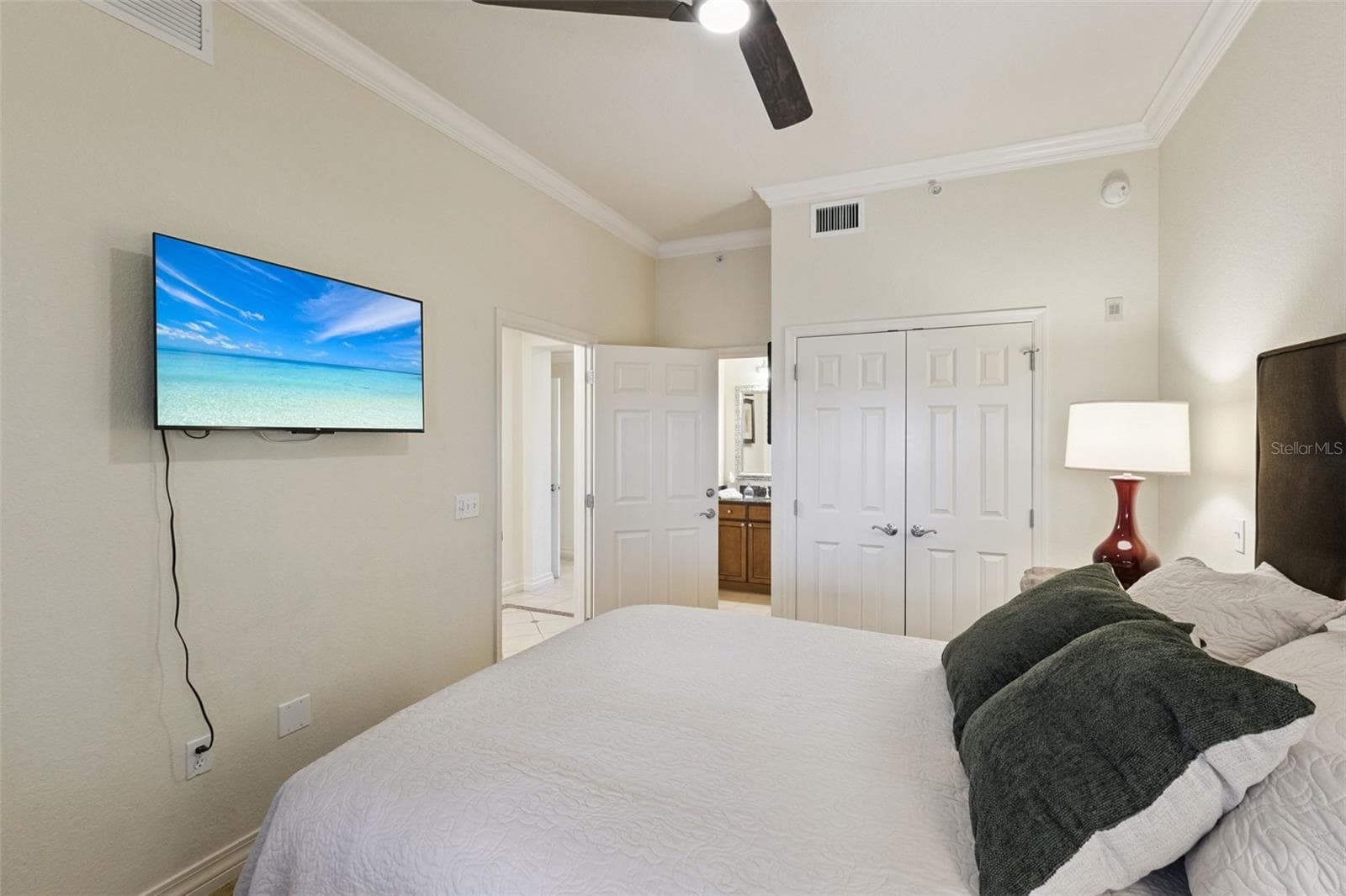 Condominium at 1100 SUNSET VIEW CIR #402, REUNION, photo 20 of 52