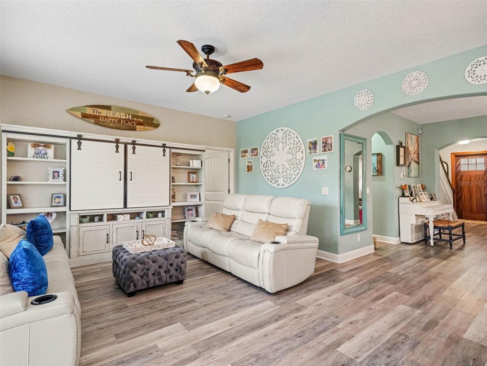 Living room - 7124 34TH ST E, SARASOTA