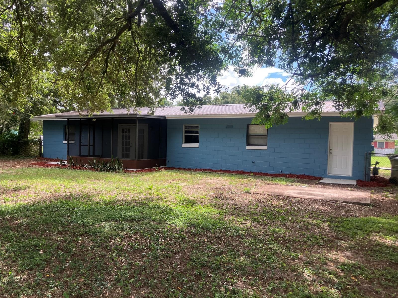 Single Family Residence at 2013 LIVE OAK DR, FRUITLAND PARK, photo 2 of 11
