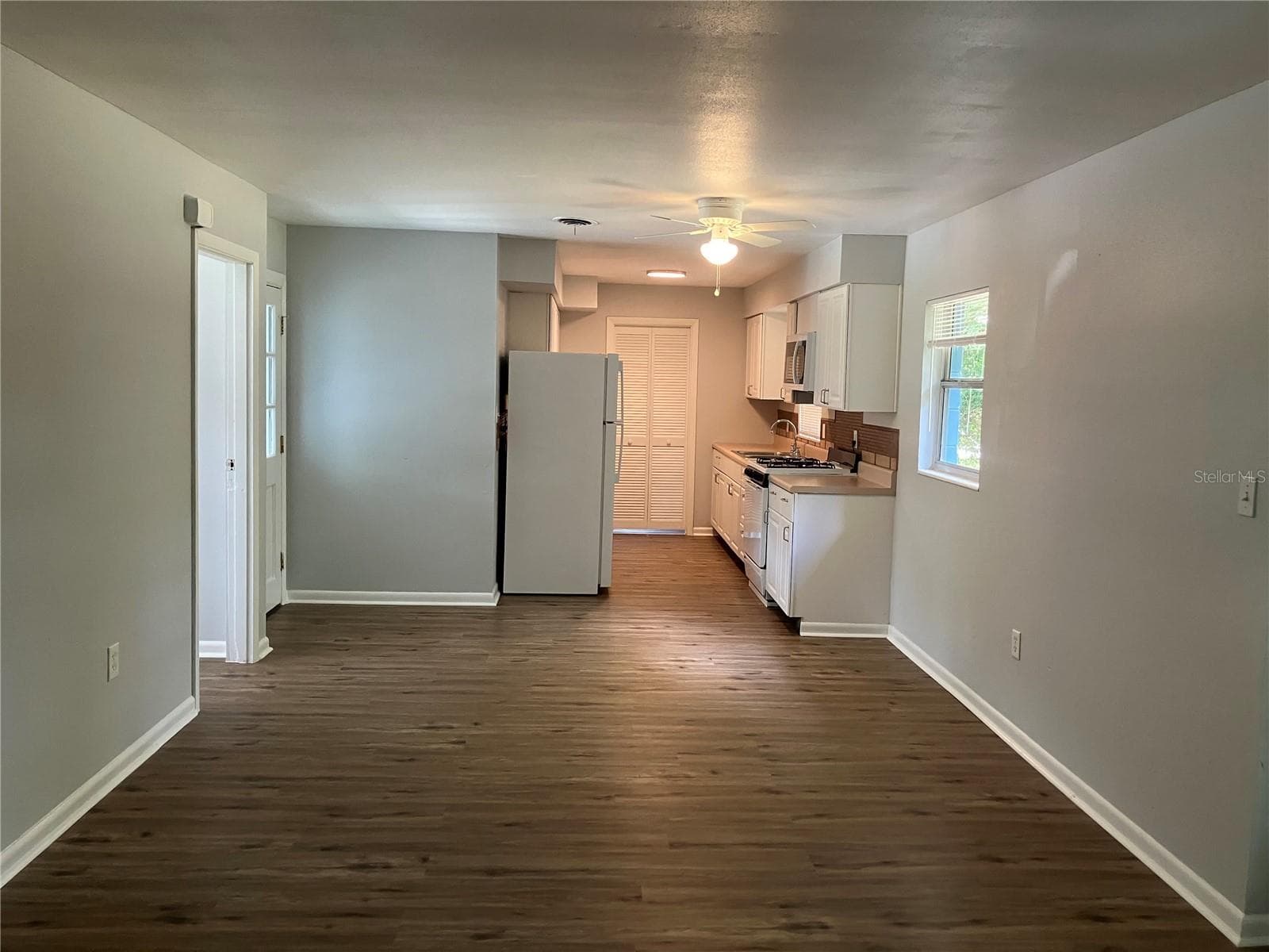 Single Family Residence at 2013 LIVE OAK DR, FRUITLAND PARK, photo 6 of 11