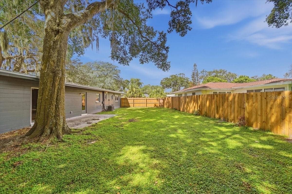 Single Family Residence at 1402 PHYLLIS ST, LAKELAND, photo 25 of 37