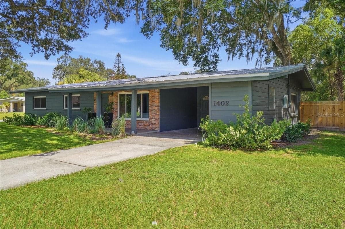 Single Family Residence at 1402 PHYLLIS ST, LAKELAND, photo 26 of 37