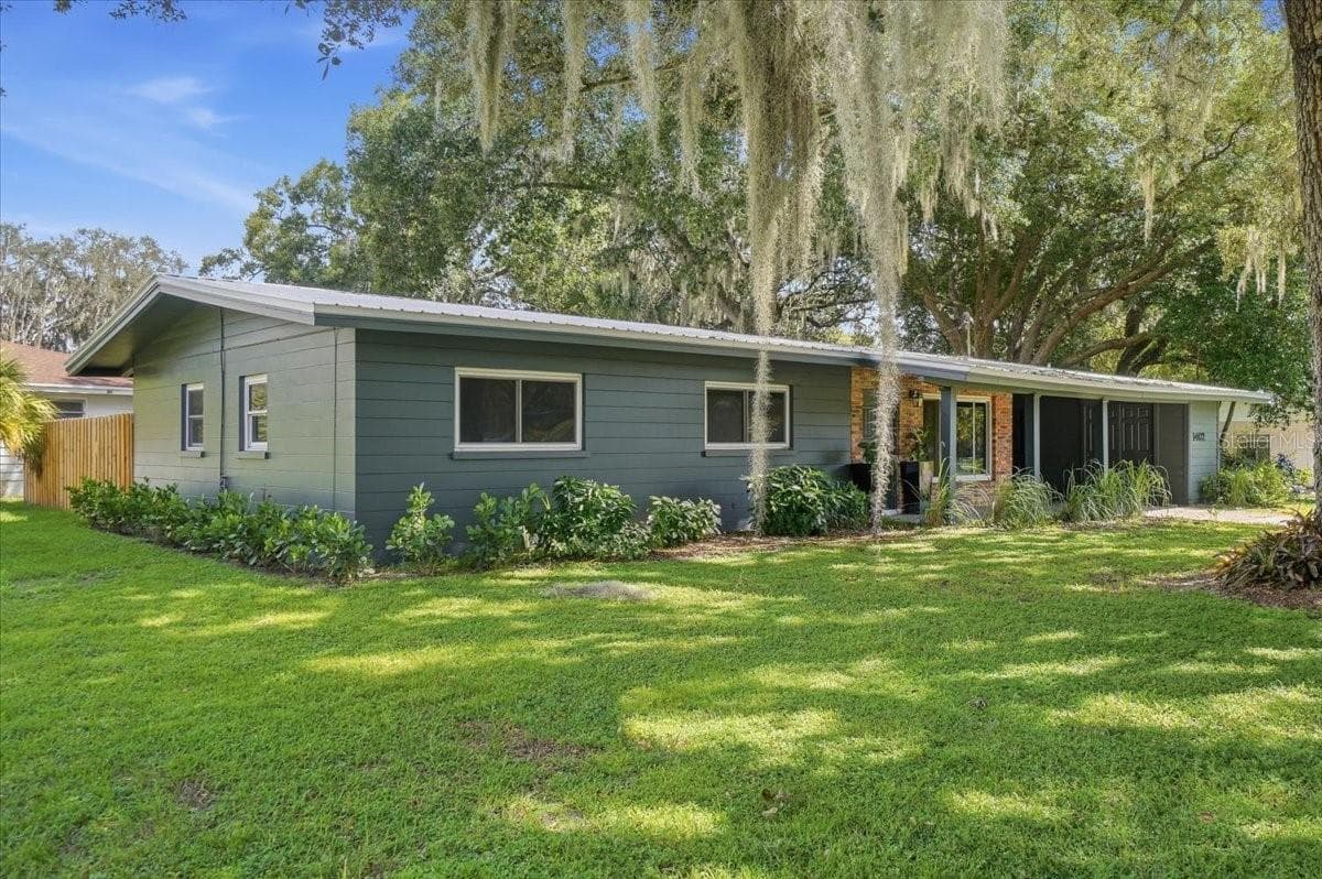 Single Family Residence at 1402 PHYLLIS ST, LAKELAND, photo 27 of 37