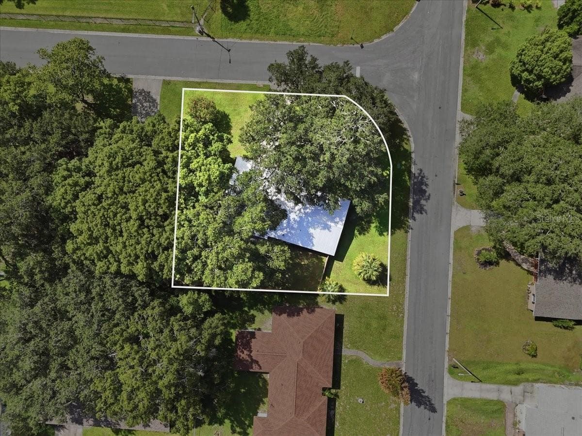 Single Family Residence at 1402 PHYLLIS ST, LAKELAND, photo 35 of 37