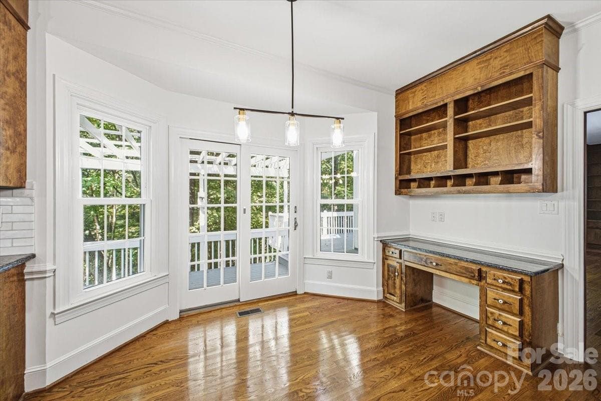 Single Family Residence at 9423 Braemar Terrace, Charlotte, photo 7 of 30