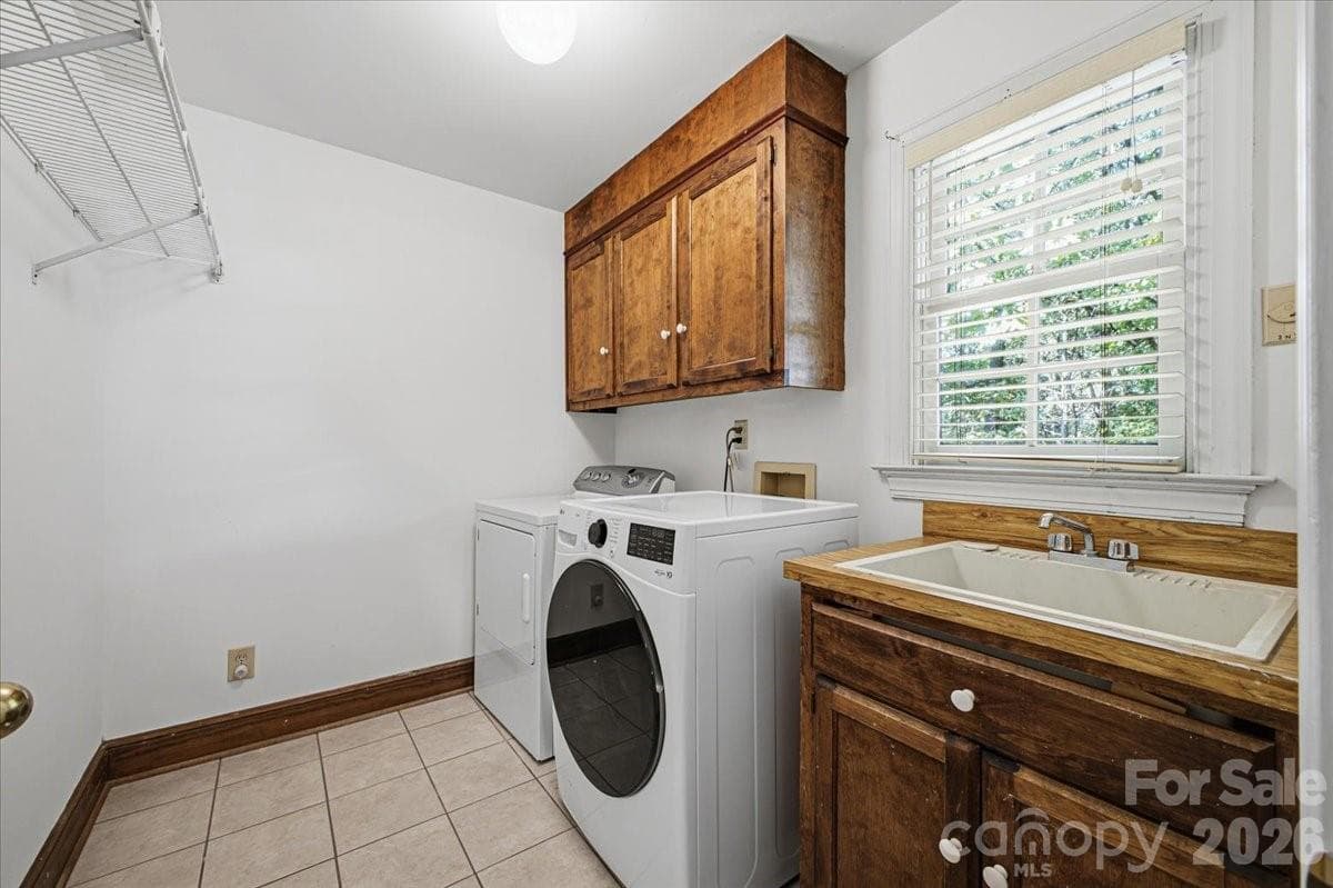 Single Family Residence at 9423 Braemar Terrace, Charlotte, photo 17 of 30