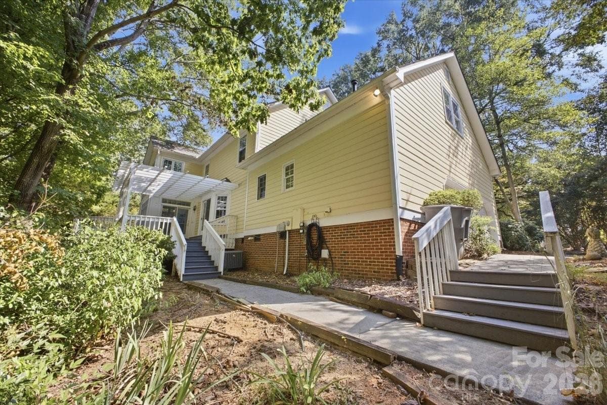 Single Family Residence at 9423 Braemar Terrace, Charlotte, photo 26 of 30