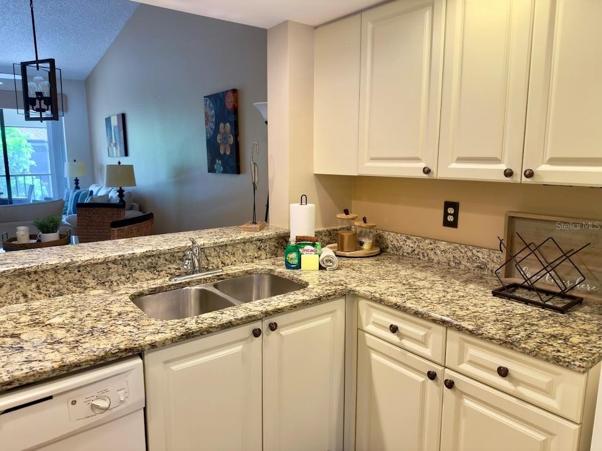 Condo - Hotel at 4510 47TH AVE W #203, BRADENTON, photo 12 of 91