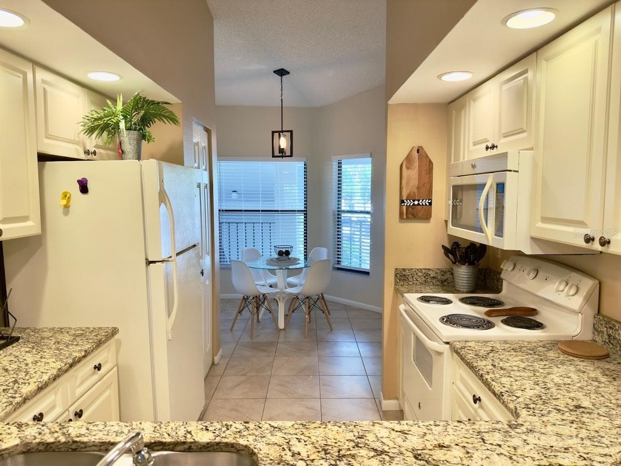 Condo - Hotel at 4510 47TH AVE W #203, BRADENTON, photo 13 of 91