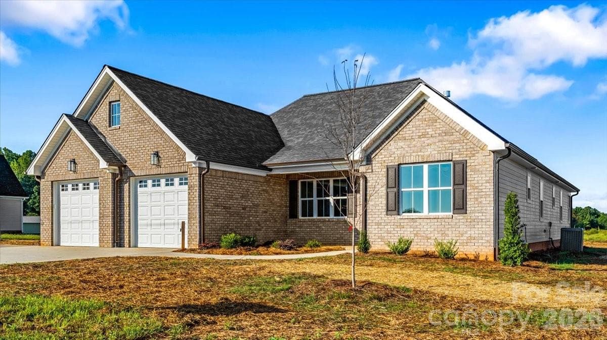 Single Family Residence at 144 Greenhill Road, Mocksville, photo 3 of 47