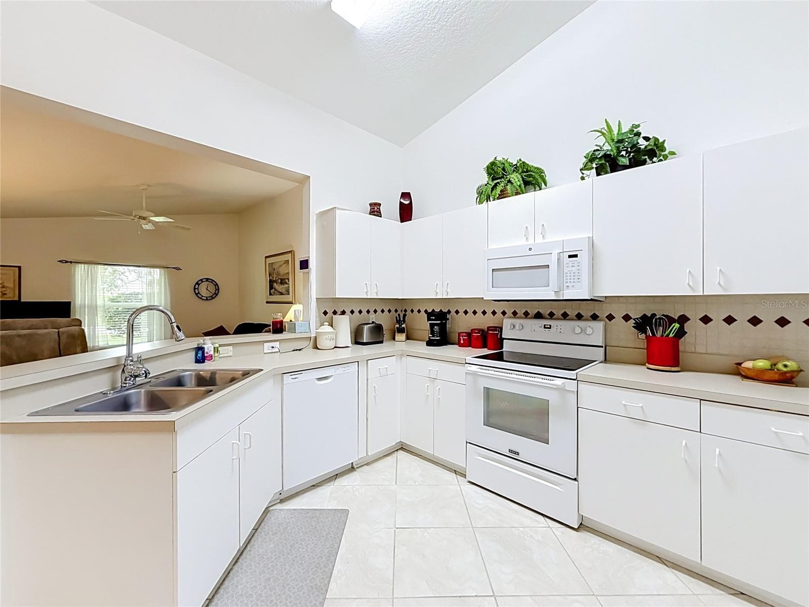 Single Family Residence at 24817 RIVERBOAT BND, LEESBURG, photo 9 of 32