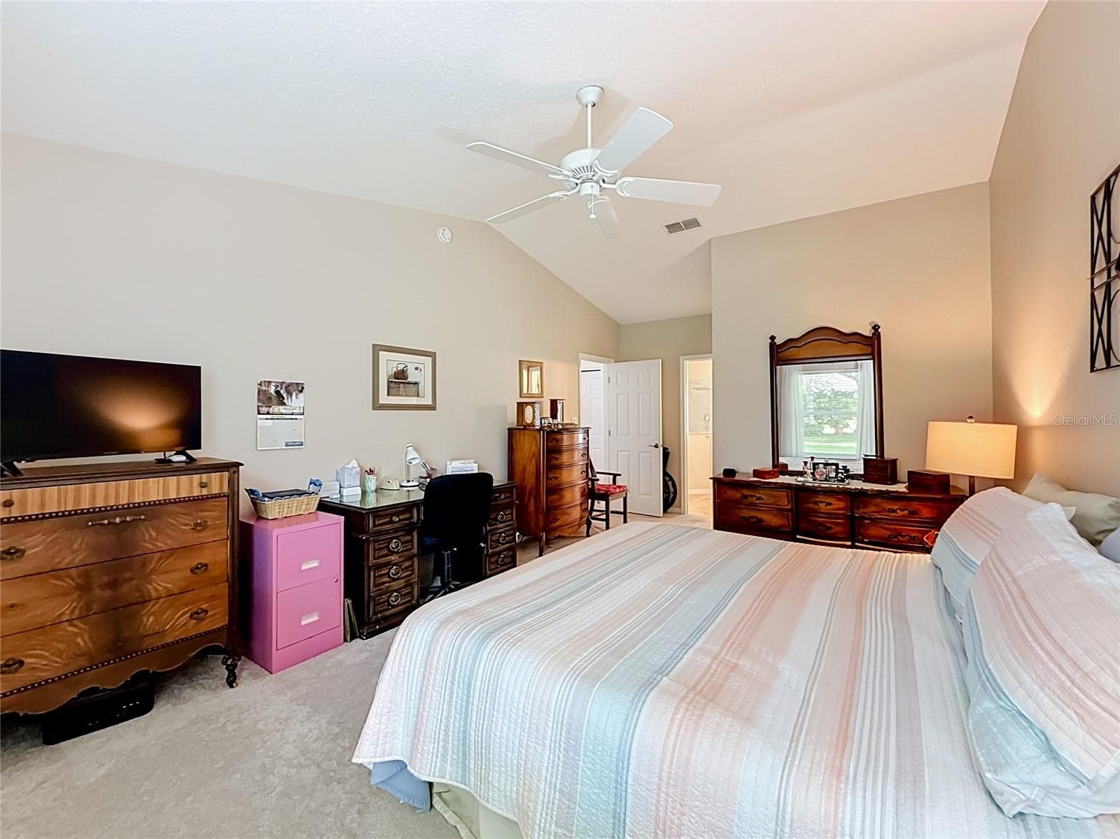 Single Family Residence at 24817 RIVERBOAT BND, LEESBURG, photo 15 of 32