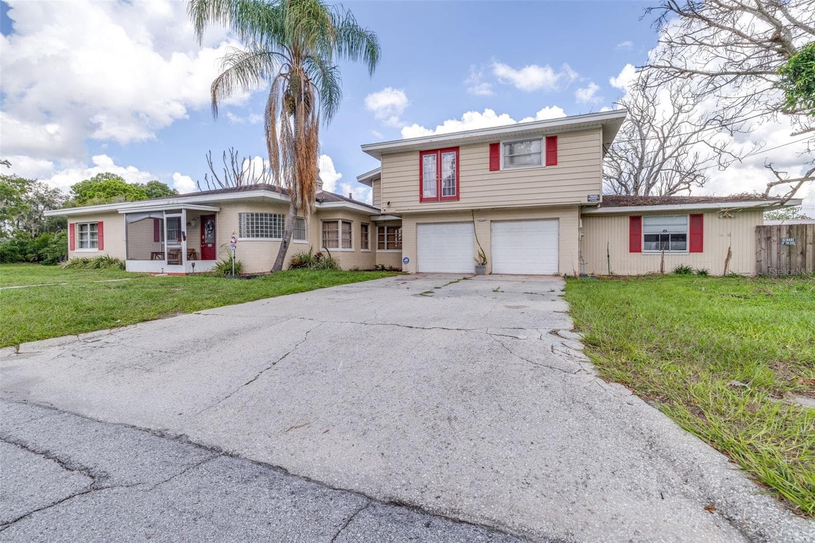 Single Family Residence at 900 LAKE MARTHA DR NE, WINTER HAVEN, photo 2 of 48