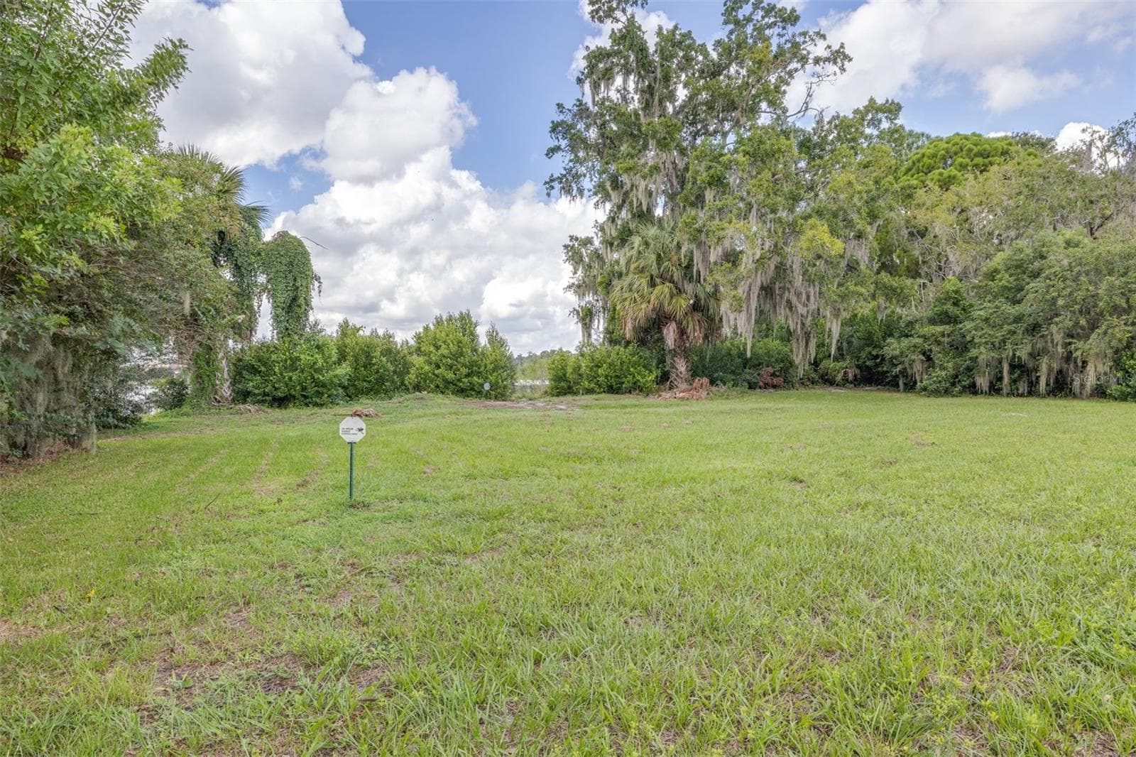 Single Family Residence at 900 LAKE MARTHA DR NE, WINTER HAVEN, photo 39 of 48